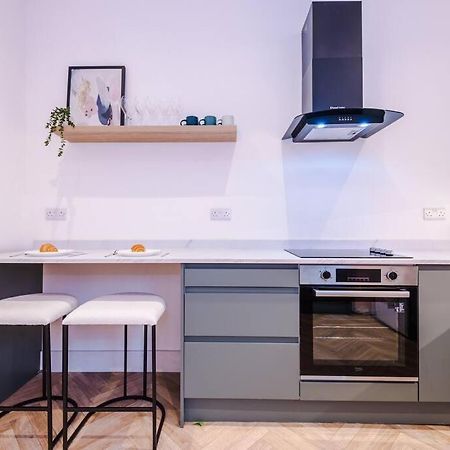 5 Bed Salford Sanctuary Retreat Villa Manchester Bagian luar foto
