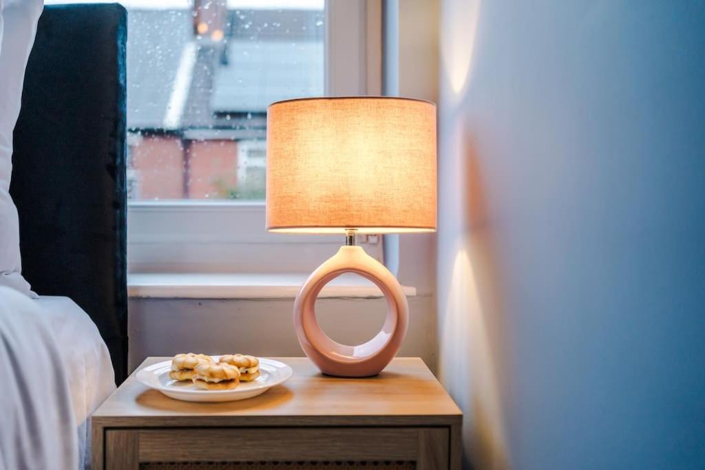 5 Bed Salford Sanctuary Retreat Villa Manchester Bagian luar foto