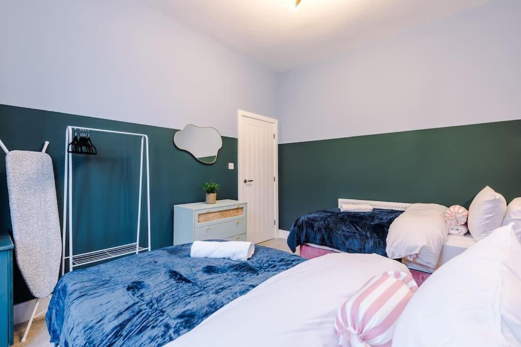 5 Bed Salford Sanctuary Retreat Villa Manchester Bagian luar foto