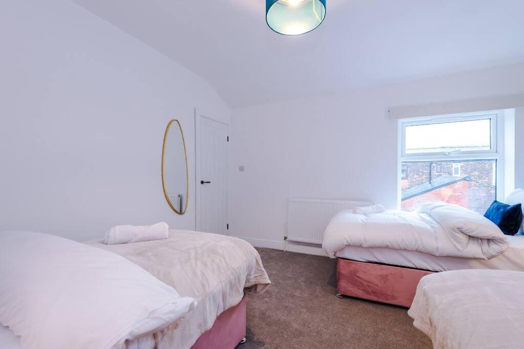 5 Bed Salford Sanctuary Retreat Villa Manchester Bagian luar foto