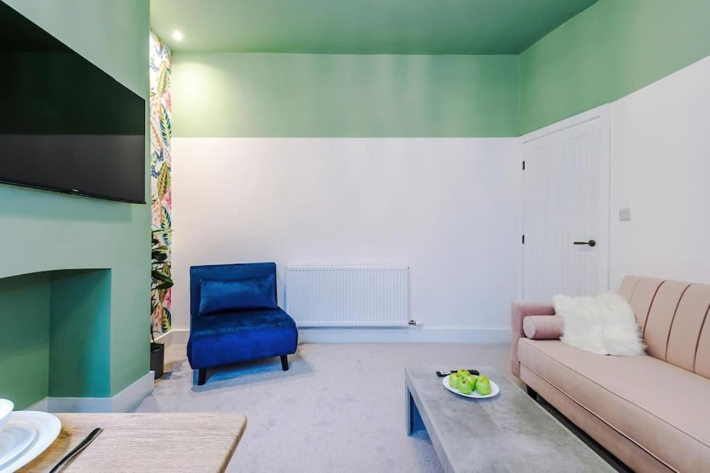 5 Bed Salford Sanctuary Retreat Villa Manchester Bagian luar foto