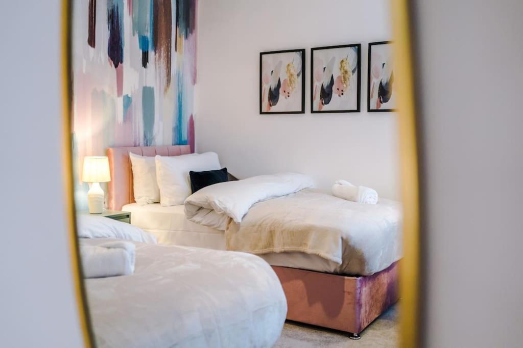 5 Bed Salford Sanctuary Retreat Villa Manchester Bagian luar foto