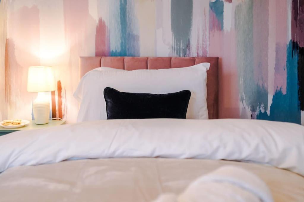 5 Bed Salford Sanctuary Retreat Villa Manchester Bagian luar foto