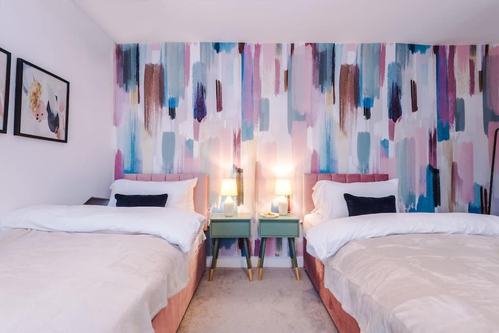 5 Bed Salford Sanctuary Retreat Villa Manchester Bagian luar foto