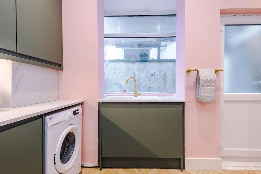 5 Bed Salford Sanctuary Retreat Villa Manchester Bagian luar foto