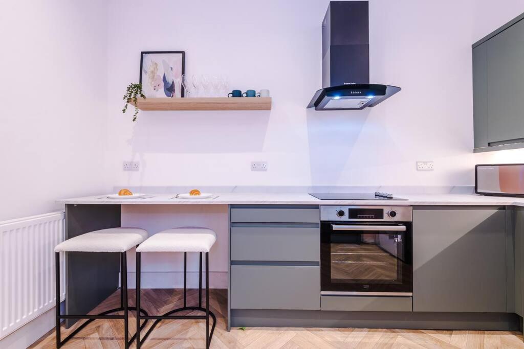 5 Bed Salford Sanctuary Retreat Villa Manchester Bagian luar foto