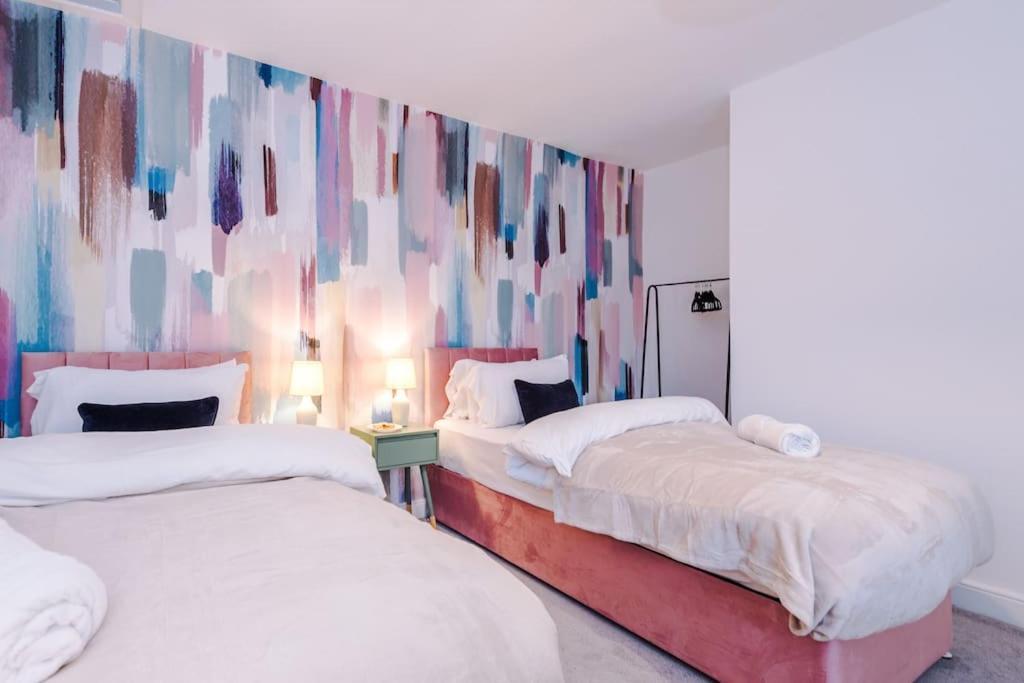 5 Bed Salford Sanctuary Retreat Villa Manchester Bagian luar foto