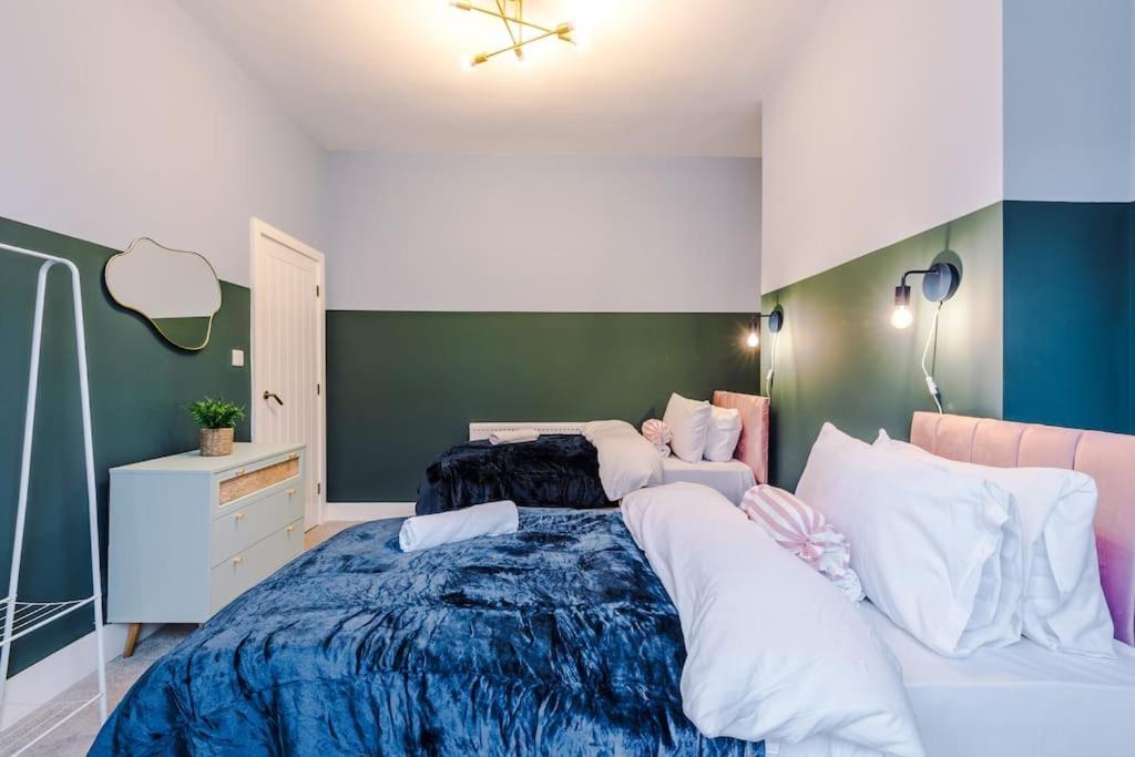 5 Bed Salford Sanctuary Retreat Villa Manchester Bagian luar foto